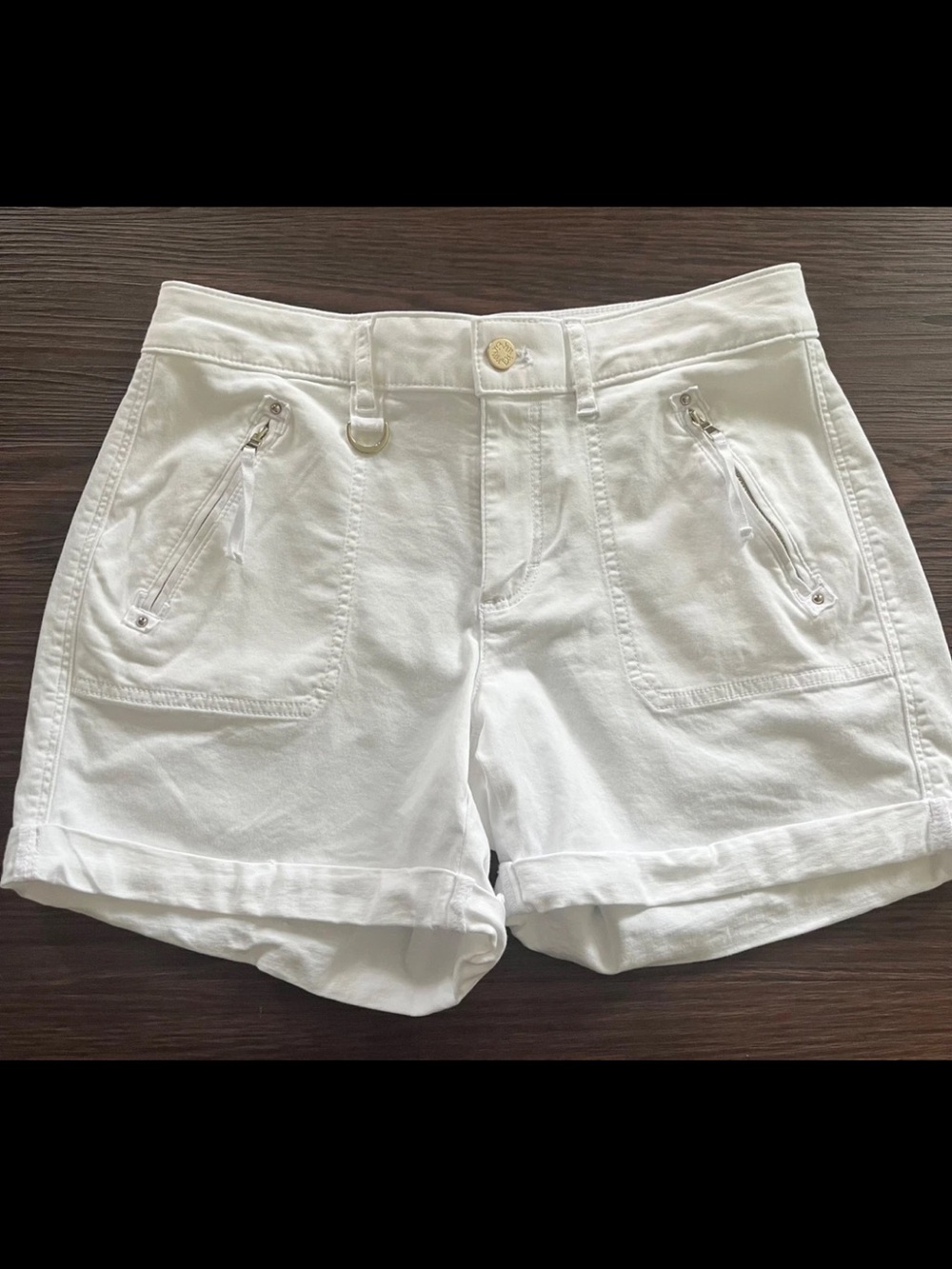 WHBM White House Black Market White Shorts Size 4 4.5” Inseam Stretch Zip Pocket